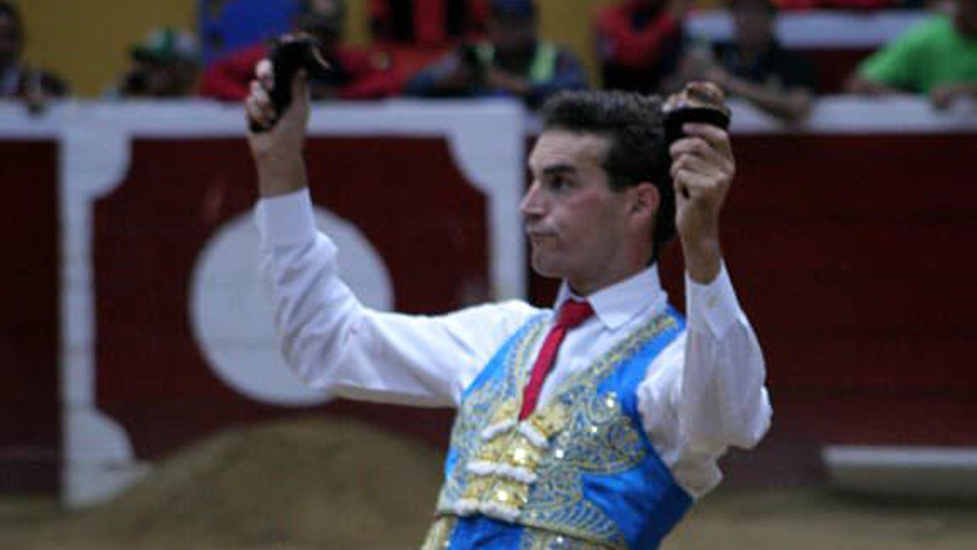 imagen de fernando adrian toreando en tovar venezuela