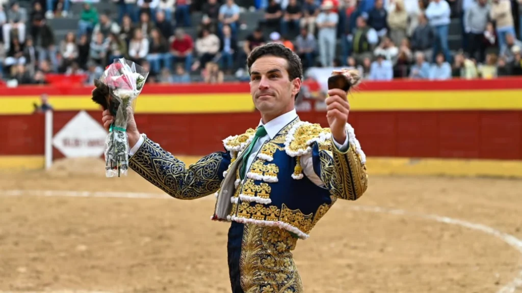 Imagen de fernando adrian tras torear en valdetorres de jarama